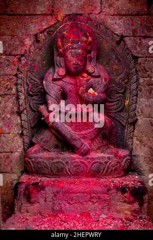 Santuario indù strisciato in scarlatto durante il Capodanno nepalese (Bisket Jatra) festeggiamenti a Bhaktapur. Foto Stock