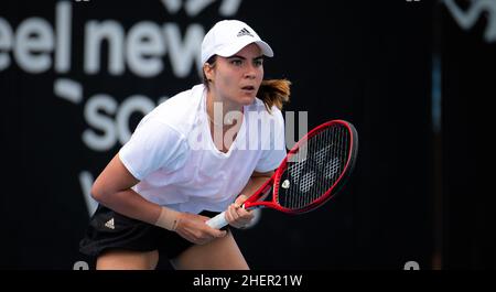 Sydney, Australia - 12 gennaio 2022, Elena Gabriela Ruse of Romania in azione contro Anet Kontaveit di Estonia durante il secondo round del torneo di tennis Sydney Tennis Classic 2022, WTA 500 il 12 gennaio 2022 presso il NSW Tennis Center di Sydney, Australia - Foto: Rob Prange/DPPI/LiveMedia Foto Stock