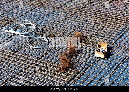 barra di ferro per la fondazione in calcestruzzo in dettaglio Foto Stock