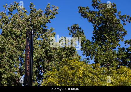 Insegna di Pasadena situata al confine tra Pasadena e San Marino. Foto Stock