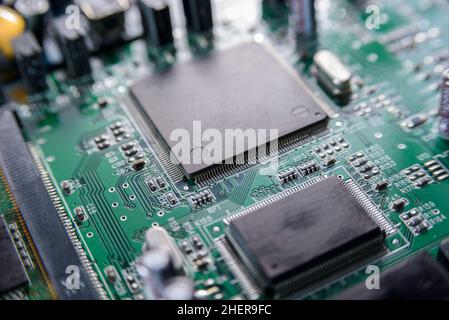 Microcircuito con primo piano chip. Mancanza di chip Foto Stock