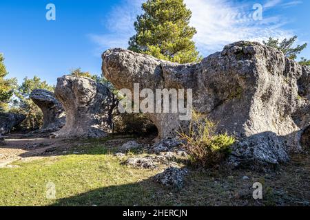 Formazioni carsiche nel parco Los Callejones de las Majadas, Cuenca, Spagna. Los Callejones rotta nella Serrania de Cuenca montagne, Castiglia la Manc Foto Stock