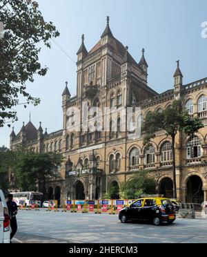 01 04 2022 college Elphinstone di Gothik Design in Mahatma Gandhi Road, Kala Ghoda, Fort, Mumbai, India . Foto Stock