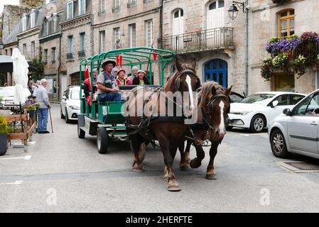 Moncontour-de-Bretagne, città medievale, Cotes-d Armor, Bretagne, Francia, Europa Foto Stock