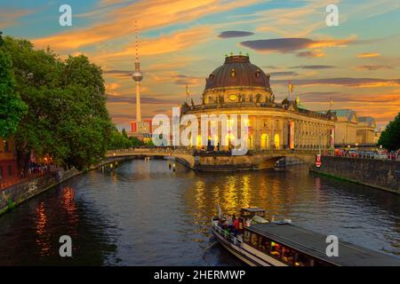 Bode Museum at Sunset, Museum Island, Berlin Mitte District, Berlino, Germania Foto Stock