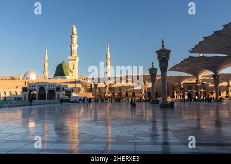 Median, Arabia Saudita, 4th gennaio 2022: Mattina presto nella moschea del profeta Maometto Foto Stock