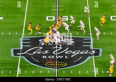 Vista generale del logo del Las Vegas Bowl durante la partita del Las Vegas Bowl tra i Sun Devils dell'Arizona state e i distintivi del Wisconsin, giovedì Foto Stock