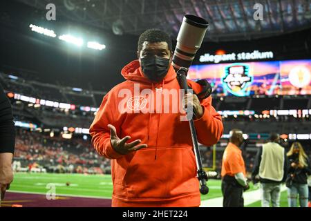 Full Image 360 il fotografo Jevone Moore pone durante la partita del Las Vegas Bowl tra i Sun Devils dell'Arizona state e i distintivi del Wisconsin, giovedì Foto Stock