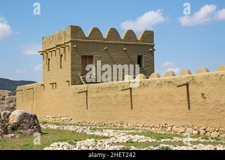 Ricostruzione del muro di mattoni di fango della città, Hattusha, antica capitale degli Hittiti, Turchia, Hattusha, Turchia Foto Stock