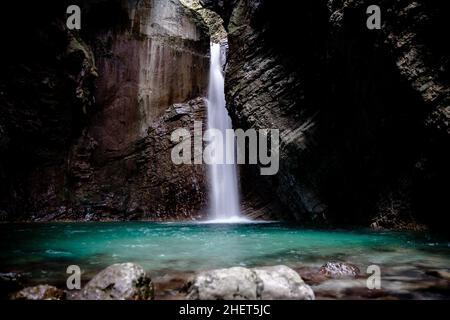 Cascata Kozjak nel Parco Nazionale del Triglav, Slovenia Foto Stock