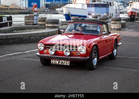 Auto classiche sul molo di Poole Foto Stock