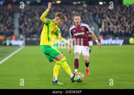 LONDRA, REGNO UNITO. GENNAIO 12th Brandon Williams di Norwich City libera la palla durante la partita della Premier League tra West Ham United e Norwich City al London Stadium di Stratford mercoledì 12th gennaio 2022. (Credit: Tom West | MI News) Credit: MI News & Sport /Alamy Live News Foto Stock