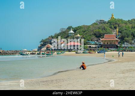 Il tempio di Khao Tao Beach a Khao Tao a sud di Hua Hin, Prachuap Khiri Khan Provincia, Thailandia Foto Stock