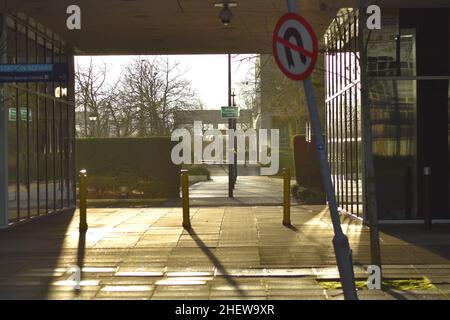 Non c'è un'inversione a U alla stazione ferroviaria di Milton Keynes. Foto Stock