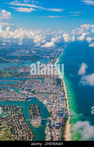 Antenna oftown e spiaggia di Miami Foto Stock