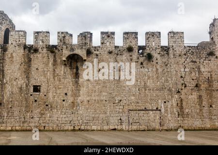 Mura del castello di Kamerlengo a Trogir, Croazia Foto Stock