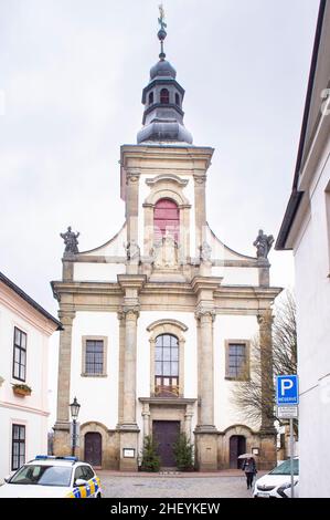 Chiesa dell'Assunzione della Vergine Maria a Usti nad Orlici, Repubblica Ceca, 5 gennaio 2022. (CTK Photo/Libor Sojka) Foto Stock