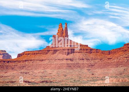 Camel Butte è un gigante di formazione di arenaria nella Monument Valley che assomiglia a un cammello quando visto da sud Foto Stock