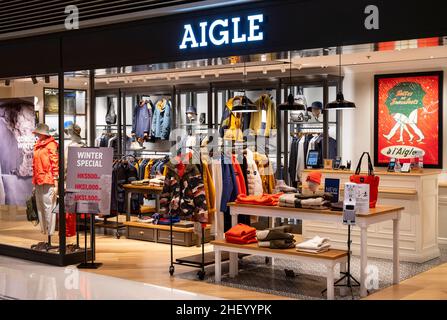 Hong Kong, Cina. 10th Jan 2022. Negozio Aigle di marca di moda francese visto a Hong Kong. (Foto di Budrul Chukrut/SOPA Images/Sipa USA) Credit: Sipa USA/Alamy Live News Foto Stock