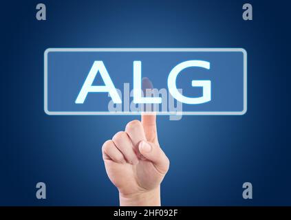 ALG - Arbeitslosengeld - parola tedesca per indennità di disoccupazione o dole money - pulsante mano su interfaccia con sfondo blu. Foto Stock