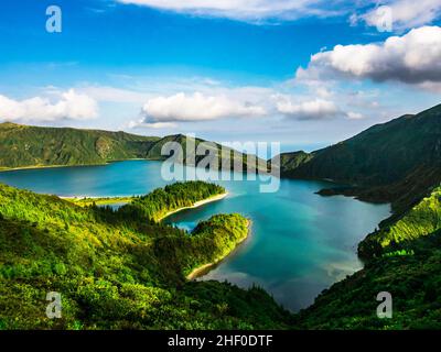 Bellissimo paesaggio del lago Lagoa do Fogo sull'isola di Sao Miguel Azzorre Foto Stock