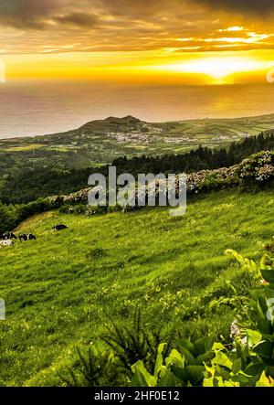 Bellissimo paesaggio del lago Sete Cidades sull'isola di Sao Miguel Azzorre Foto Stock