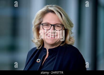 11 gennaio 2022, Berlino: Svenja Schulze (SPD), Ministro federale della cooperazione e dello sviluppo economico. Foto: Britta Pedersen/dpa-Zentralbild/ZB Foto Stock