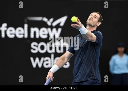 13th gennaio 2022: Ken Rosewall Arena, Sydney Olympic Park, Sydney, Australia; Sydney Tennis Classic, Giorno 5: Andy Murray della Gran Bretagna serve a David Goffin del Belgio Foto Stock
