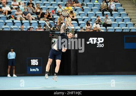 13th gennaio 2022: Ken Rosewall Arena, Sydney Olympic Park, Sydney, Australia; Sydney Tennis Classic, Giorno 5: Andy Murray della Gran Bretagna serve a David Goffin del Belgio Foto Stock