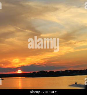 Un giro in moto d'acqua verso il lago Nasworthy di San Angelo, Texas, USA Foto Stock