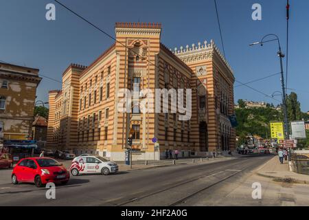 SARAJEVO, BOSNIA-ERZEGOVINA - 11 GIUGNO 2019: Edificio del municipio di Sarajevo. Bosnia-Erzegovina Foto Stock