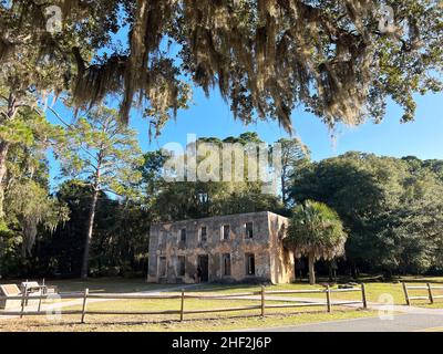 Ricostruita nel 1743, la Horton House sull'Isola di Jekyll è uno degli edifici rimasti più antichi della Georgia, realizzati con tradizionali tabati. Foto Stock