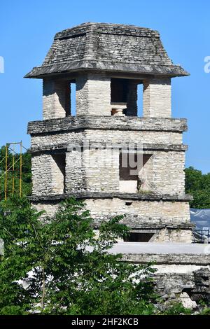 Il Palazzo (El Palacio), la Torre di osservazione (El Observatorio), il sito archeologico di Palenque, Stato del Chiapas, Messico, America del Nord, Sito Patrimonio dell'Umanità Foto Stock