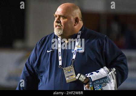 IL commissario assistente DELLA Sezione Sud CIF Thom Simmons lavora durante una partita di calcio tra Mater dei e Servite, venerdì 26 novembre 2021 Foto Stock