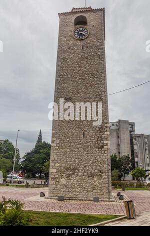 Sahat Kula (Torre dell'Orologio) nel quartiere Stara Varos di Podgorica, capitale del Montenegro Foto Stock