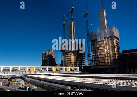 Nuovi edifici di appartamenti in costruzione, Croydon, Surrey, Regno Unito Foto Stock