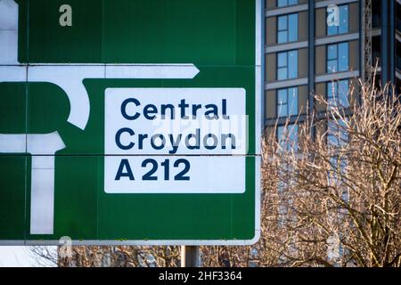 Segnale di incrocio per Croydon Road Foto Stock