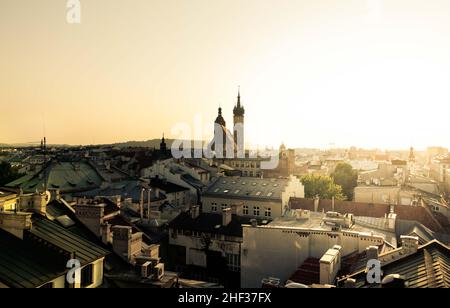 Foto grandangolare del centro della città di Cracovia da una vista elevata Foto Stock