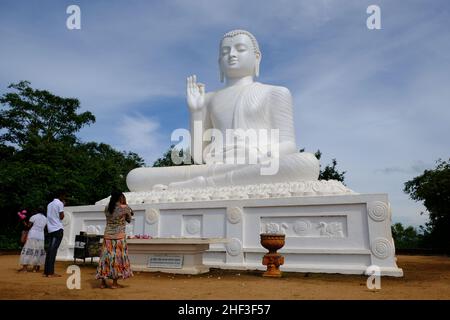 Sri Lanka Mihintale - Statua del Buddha Mihintale Foto Stock