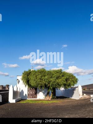 Piccola piccola cappella in zona rurale della Geria a Lanzarote Foto Stock