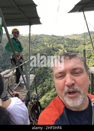 Ziplining a Porto Rico Foto Stock