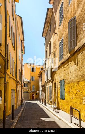 Provenza tipica città di Aix en Provence con la vecchia facciata della casa Foto Stock