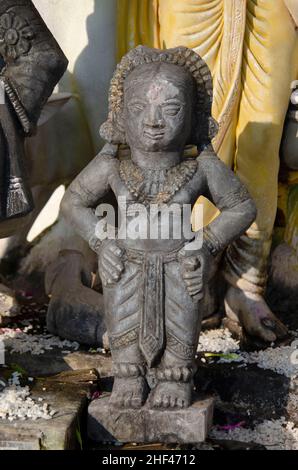 Idol di Rakhumaai (Rukmini) in un piccolo tempio vicino al tempio di Kukdeshwar, dedicato al Signore Shiva, si trova sulle rive del fiume Kukdi, situato a Junnar, Foto Stock