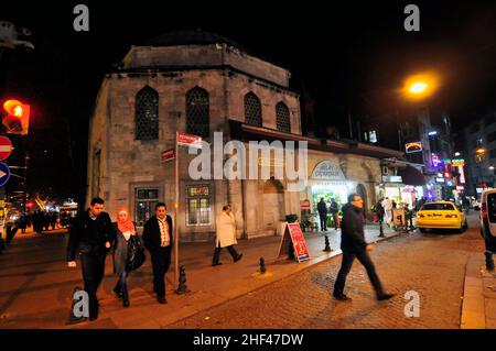 Moschea di Koprulu Mehmet Pasa a Fatih, Istanbul, Turchia. Foto Stock