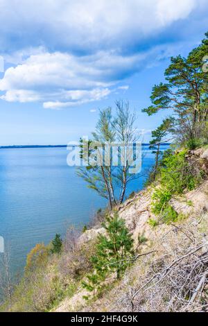 Romantica scogliera ripida con lago a Gnitz in Usedom Foto Stock