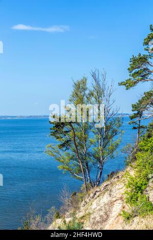 Romantica scogliera ripida con lago a Gnitz in Usedom Foto Stock