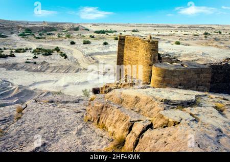 Rovine di vecchia diga storica a marib, Yemen Foto Stock