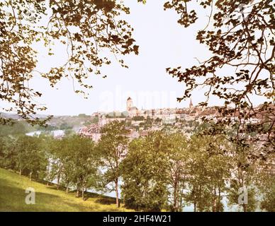 Vista della città, con il Kirchenfeldbrücke (Ponte di Kirchenfeld), come visto dal campus di Muristalden, Berna, Svizzera 1890. Foto Stock