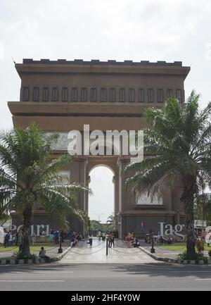 Il bellissimo monumento di Simpang Lima Gumul. Simpang Lima Gumul in una delle icone di Kediri Foto Stock