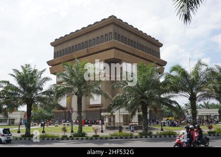 Il bellissimo monumento di Simpang Lima Gumul. Simpang Lima Gumul in una delle icone di Kediri Foto Stock